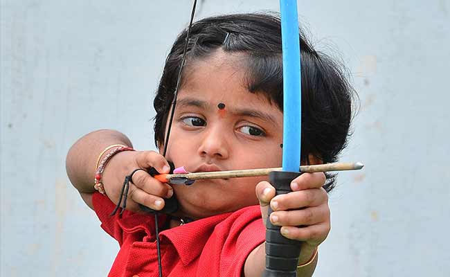 The Youngest In The Country, 2 Year Old Sets National Archery Record RVCJ Media