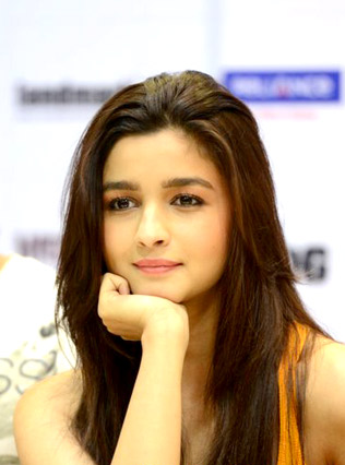 Alia_Bhatt_at_the_DVD_launch_of_'Highway'_(cropped)