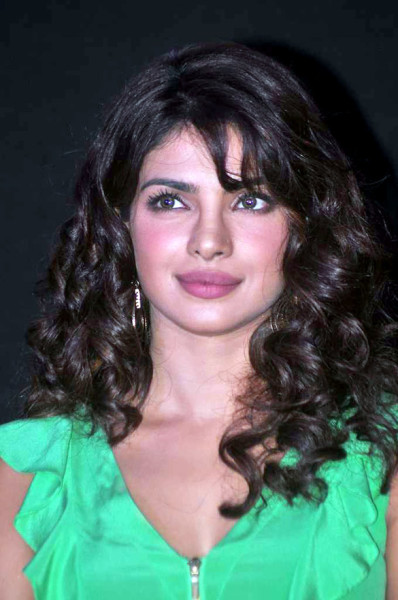 Priyanka_Chopra_at_the_launch_of_'Barfi!'_promo_12