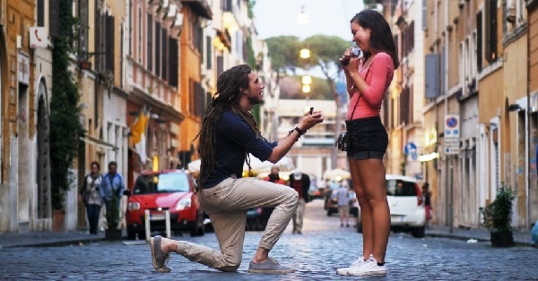 How This Guy Proposed To His Love Is Something No Boy Has Ever Done Before 1 How This Guy Proposed To His Love Is Something No Boy Has Ever Done Before RVCJ Media