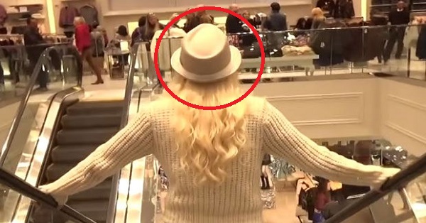 This Girl Walked Around Nyc With No Pants! What Happened Next Will Make You Drop Your Mobile 1 This Girl Walked Around NYC With No Pants! What Happened Next Will Make You Drop Your Mobile RVCJ Media