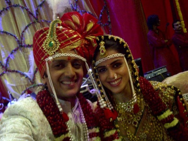 These Bollywood Stars Dated Their Co-Stars And Married Them Later - RVCJ Media