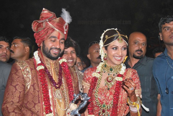14 Bollywood Actresses Who Had Affairs With Already Married Men And Got Married With Them - RVCJ Media