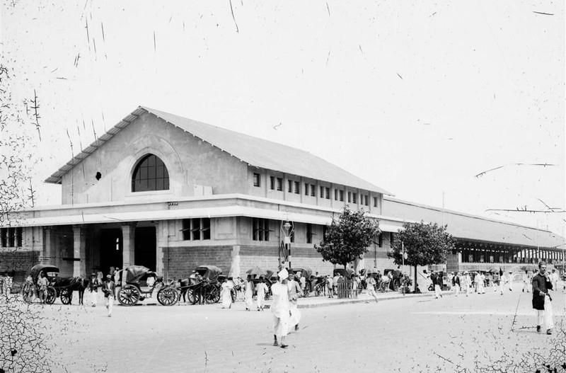These 22 Rare Images Of Old Mumbai Local Are Breathtaking