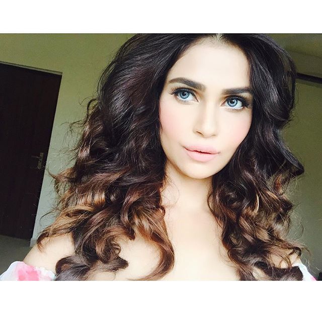 These 15 Pics Of Hardik Pandya’s Girl-friend Lisha Sharma Will Make You Feel Jealous!