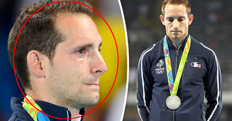This Olympian Was In Tears After He Was Booed By The Crowd During Medal Ceremony RVCJ Media