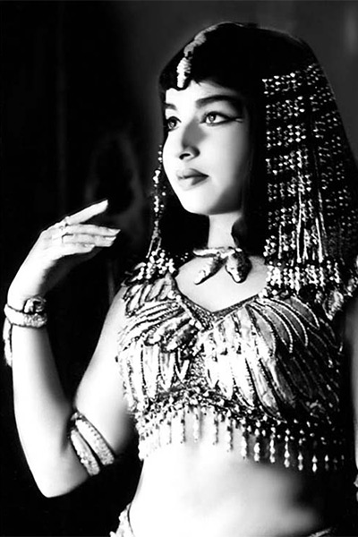 Rare & Unseen Pics Of Jayalalitha! Her Simplicity & Beauty Ruled The Tamil Film Industry