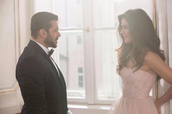 Katrina Cried In A Reality Show. Salman’s Reaction Shows He Has Something In His Heart 2 Katrina Cried In A Reality Show. Salman’s Reaction Shows He Has Something In His Heart - RVCJ Media