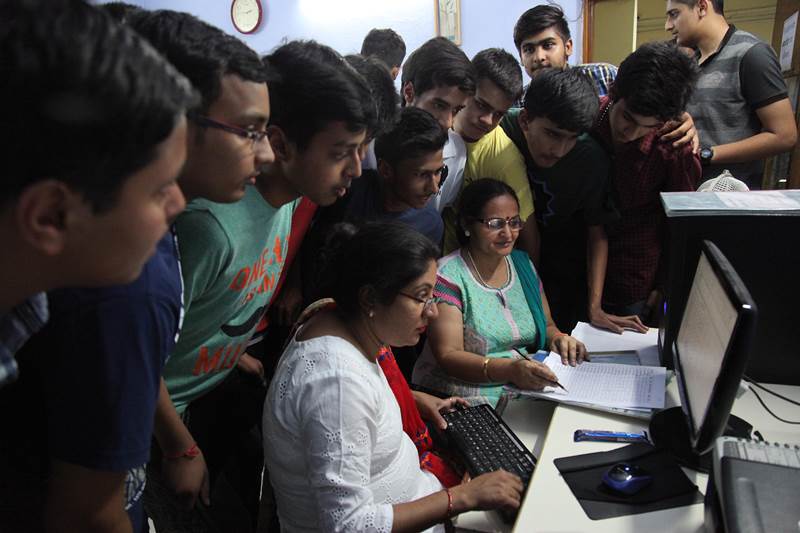 ICSE & ISC Results Out! You’ll Be Surprised To Know The Percentage Of The Topper!