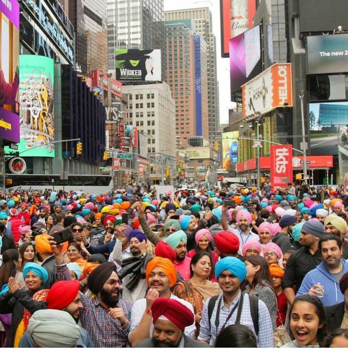 Sikhs In New York Celebrated Turban Day & Made Foreigners Wear Colorful
