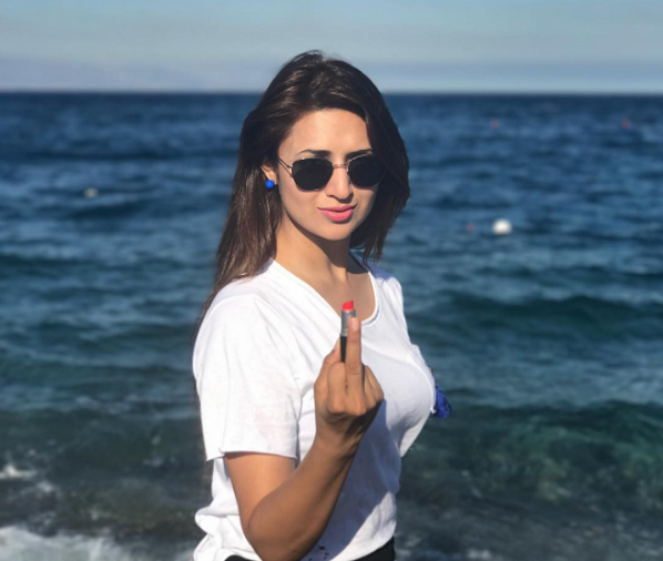 Divyanka &Amp; Vivek Celebrated First Anniversary In Italy &Amp; How They Chilled Out Will Make You Jealous! 11 Divyanka & Vivek Celebrated First Anniversary In Italy & How They Chilled Out Will Make You Jealous! - RVCJ Media