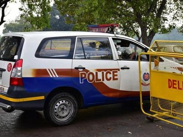 Wtf! 5 Men Thrashed &Amp; Stabbed For Playing Cricket In A Park Of Delhi 3 WTF! 5 Men Thrashed & Stabbed For Playing Cricket In A Park Of Delhi - RVCJ Media