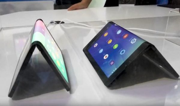 Lenovo'S New Tablet Folds To Become A Smartphone And It'S So Awesome 2 Lenovo's New Tablet Folds To Become A Smartphone And It's So Awesome - RVCJ Media