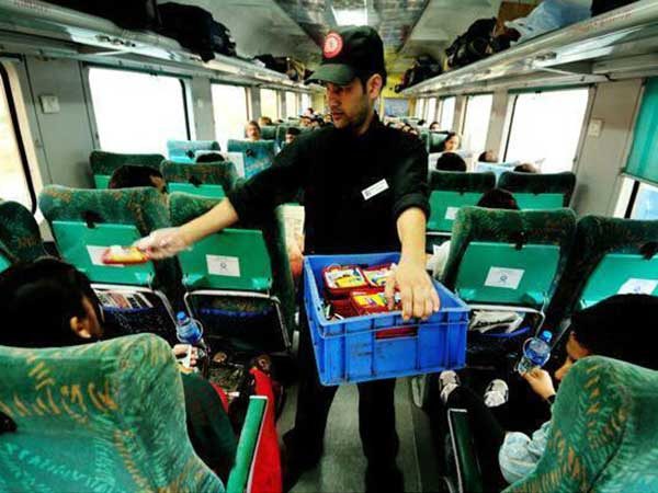 Indian Railways Is Serving Food Which Is Unfit For Human Beings! Here’s What Cag’s Report Says 4 Indian Railways Is Serving Food Which Is Unfit For Human Beings! Here’s What CAG’s Report Says - RVCJ Media