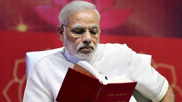 Pm Modi Asks Everyone To Stop Giving Him Bouquets! Instead He Wants One Of These 3 Gifts 3 PM Modi Asks Everyone To Stop Giving Him Bouquets! Instead He Wants One Of These 3 Gifts - RVCJ Media