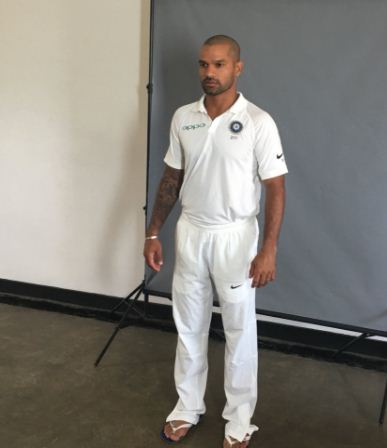 Yuvi Trolls Shikhar Dhawan For Wearing Slippers! Even Dhawan Replied With Justification! - RVCJ Media