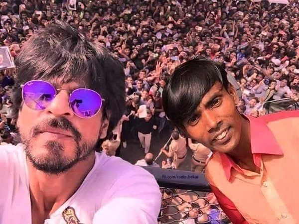 Hero Alom Brutally Thrashed On Twitter For Posting A Morphed Selfie With “Saarukh” Khan - RVCJ Media