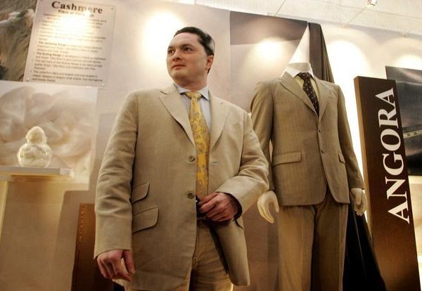 10 Facts You Didn’t Know About Gautam Singhania, The Man Who Owns Rs 12000-Crore Company! 3 10 Facts You Didn’t Know About Gautam Singhania, The Man Who Owns Rs 12000-Crore Company! - RVCJ Media