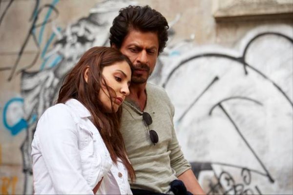 Pained With Huge Losses From Jhms, Distributors Ask Shah Rukh Khan For Refund 2 Pained With Huge Losses From JHMS, Distributors Ask Shah Rukh Khan For Refund - RVCJ Media