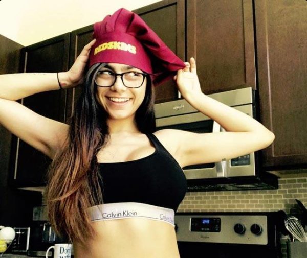 Mia Khalifa Celebrated 13 Million Followers By Sharing Most Embarrassing Pic & Incident Of Life RVCJ Media