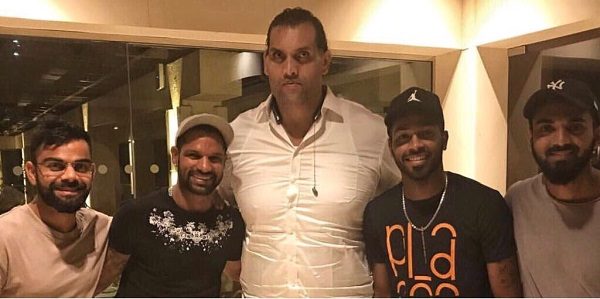 Rohit Sharma Trolled Kohli &Amp; Teammates After They Met The Great Khali! Trolling Level Is Awesome 4 Rohit Sharma Trolled Kohli & Teammates After They Met The Great Khali! Trolling Level Is Awesome - RVCJ Media