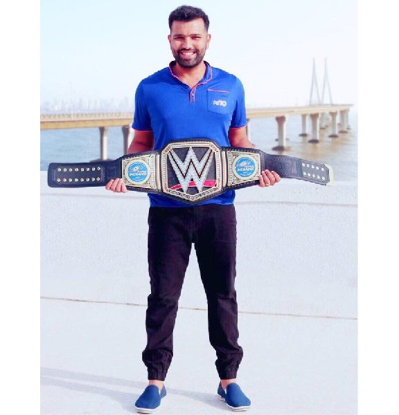 Rohit Sharma Trolled Kohli &Amp; Teammates After They Met The Great Khali! Trolling Level Is Awesome 6 Rohit Sharma Trolled Kohli & Teammates After They Met The Great Khali! Trolling Level Is Awesome - RVCJ Media