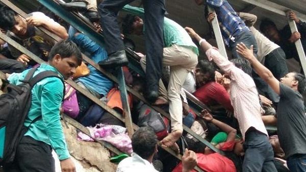 Mumbai Stampede– 22 Died, 30 Injured But Priority Is 3600 Crore Statue! Angry Twitter Reacted 2 Mumbai Stampede– 22 Died, 30 Injured But Priority Is 3600 Crore Statue! Angry Twitter Reacted - RVCJ Media