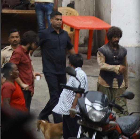 Aamir Khan’s Look In “Thugs Of Hindostan” Leaked &Amp; It’s A Proof That Something Big Is On Its Way 2 Aamir Khan’s Look In “Thugs Of Hindostan” Leaked & It’s A Proof That Something Big Is On Its Way - RVCJ Media