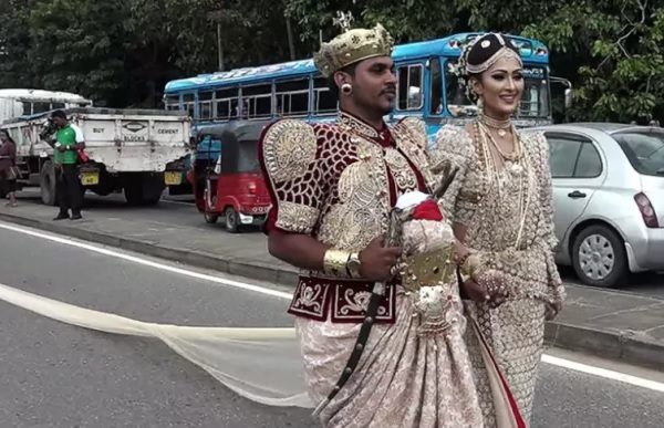 This Couple Might Be Jailed For 10 Years For Walking On Road With 3.2 Km Long Saree 2 This Couple Might Be Jailed For 10 Years For Walking On Road With 3.2 KM Long Saree - RVCJ Media