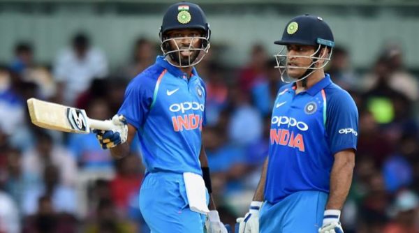 Pandya Played Against Australia Wearing Mumbai Indians Gloves! Twitterati Goes Crazy About It 3 Pandya Played Against Australia Wearing Mumbai Indians Gloves! Twitterati Goes Crazy About It - RVCJ Media