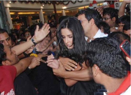 When Fans Irritated These Actresses To The Core. You Must Read These 7 Instances 3 When Fans Irritated These Actresses To The Core. You Must Read These 7 Instances - RVCJ Media