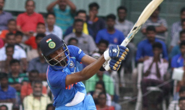 Pandya Played Against Australia Wearing Mumbai Indians Gloves! Twitterati Goes Crazy About It 4 Pandya Played Against Australia Wearing Mumbai Indians Gloves! Twitterati Goes Crazy About It - RVCJ Media