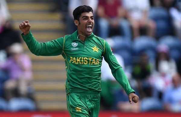 Girl Tweeted Screenshots Of Shadab Khan Flirting With Her. Here'S The Truth 2 Girl Tweeted Screenshots Of Shadab Khan Flirting With Her. Here's The Truth - RVCJ Media