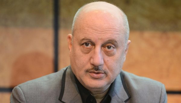 Anupam Kher Supports Akshay Kumar Over Citizenship Controversy & Many Will Agree With Him RVCJ Media