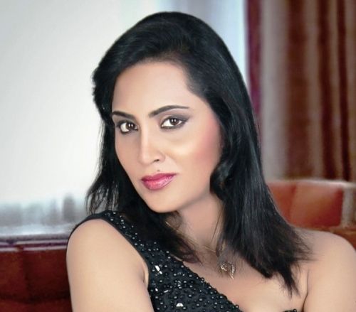Arshi Khan Posted A Hot Video On Instagram, Got Trolled Mercilessly For Showing Her Cleavage RVCJ Media