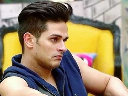 Priyank Digs Up Arshi’s Past Scandals &Amp; Makes Her Cry. Twitter Reacted Over His Behaviour 2 Priyank Digs Up Arshi’s Past Scandals & Makes Her Cry. Twitter Reacted Over His Behaviour - RVCJ Media