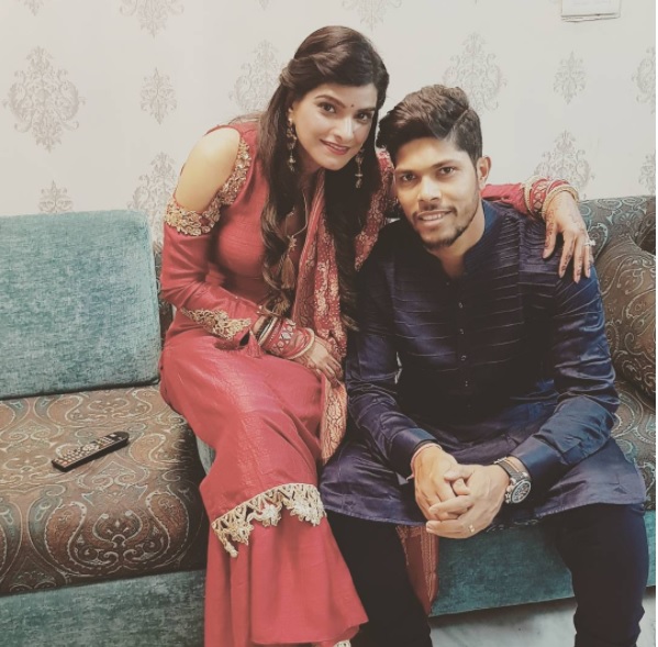 During Ipl Match, Umesh Fell In Love With A Girl Sitting In Stadium. Read Their Cute Love Story 4 During IPL Match, Umesh Fell In Love With A Girl Sitting In Stadium. Read Their Cute Love Story - RVCJ Media