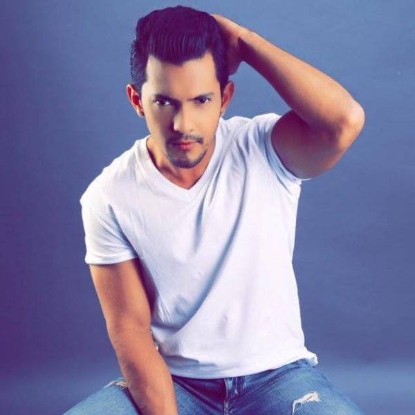 Aditya Narayan'S College Mate Reveals That He Was Suspended For Misbehaving With Security Guard 2 Aditya Narayan's College Mate Reveals That He Was Suspended For Misbehaving With Security Guard - RVCJ Media