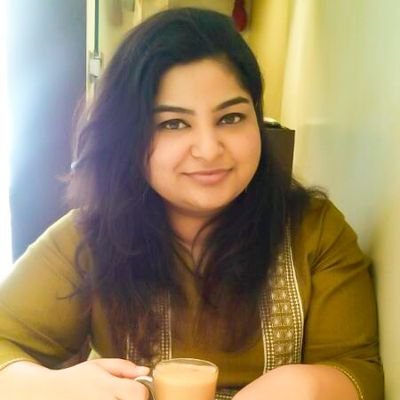 Cop Forcefully Entered Girl's Cab & Said 'Tere Baap Ki Gaadi Nahi Hai". Twitter Thread Is Viral - RVCJ Media