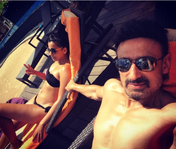 Forget Milind Soman & His GF, Rahul Dev’s Ladylove Mugdha Godse Is 18 Yrs Younger To Him RVCJ Media