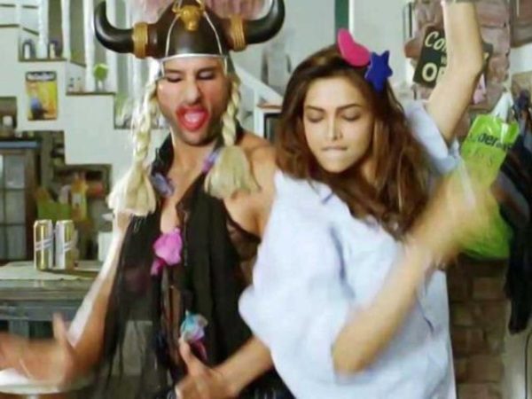 10 Things Couples Do Which Seem To Be Weirdest But Are Absolutely Normal 6 10 Things Couples Do Which Seem To Be Weirdest But Are Absolutely Normal - RVCJ Media