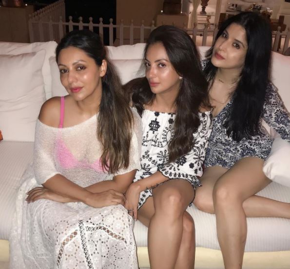 Gauri Khan Shamed On Instagram For Wearing A Transparent Outfit On SRK's Birthday - RVCJ Media