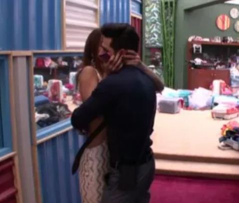 After Priyank's Closeness With Benafsha, Divya Breaks Up With Him. Says 'Sorry'. - RVCJ Media