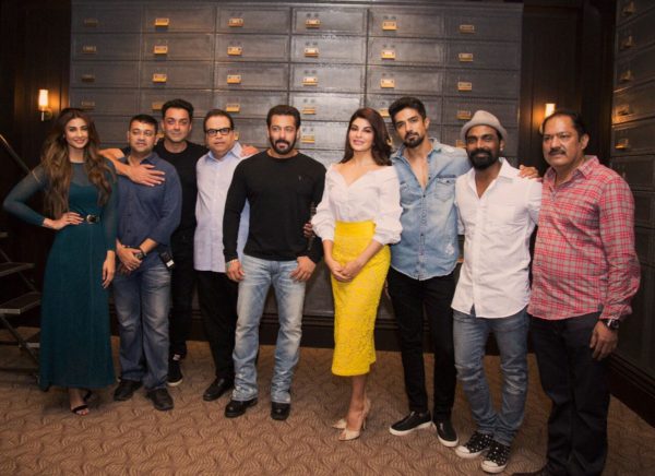 This Is Going To Be The Most Exciting Clash. It's Salman V/S Aishwarya On Eid 2018 - RVCJ Media