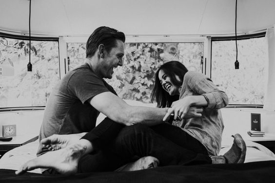 10 Things Couples Do Which Seem To Be Weirdest But Are Absolutely Normal 3 10 Things Couples Do Which Seem To Be Weirdest But Are Absolutely Normal - RVCJ Media