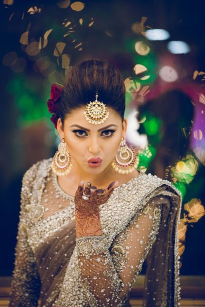 Urvashi Rautela Wore A 40-Kg Sari At Cousin’s Wedding. Its Cost Is More Than Your Annual Income 6 Urvashi Rautela Wore A 40-Kg Sari At Cousin’s Wedding. Its Cost Is More Than Your Annual Income - RVCJ Media