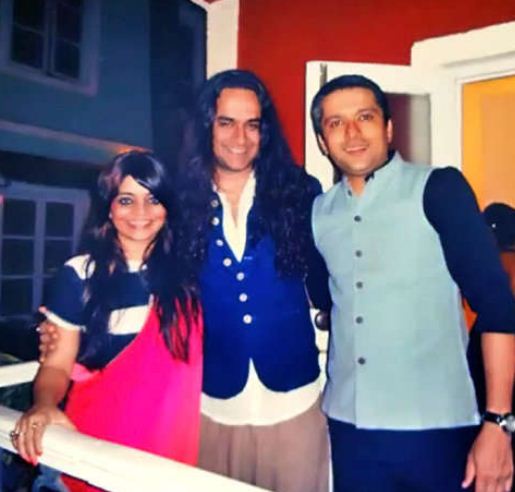 Vikas Gupta Had Waist Length Hair Before. He Looks Unrecognizable In Old Pics 4 Vikas Gupta Had Waist Length Hair Before. He Looks Unrecognizable In Old Pics - RVCJ Media