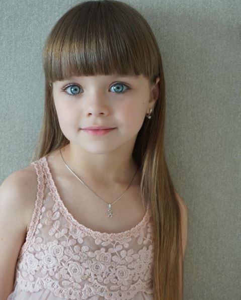 This 6 Year Girl Is Called Most Beautiful Girl In The World with Her ...