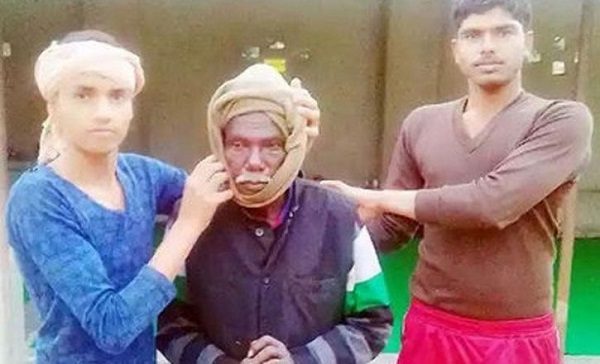 Raebareli Beggar Had Fd Worth 1 Crore. Aadhaar Shows He’s A Businessman. His Story Is Puri Filmy 2 Raebareli Beggar Had FD Worth 1 Crore. Aadhaar Shows He’s A Businessman. His Story Is Puri Filmy - RVCJ Media