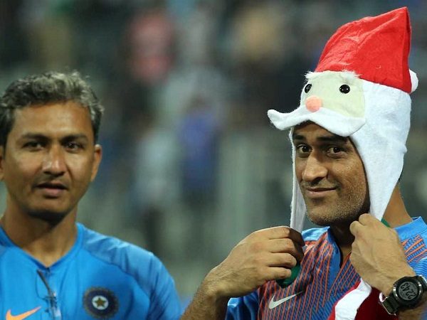 Dhoni Turned Santa After India Won Series Against Sri Lanka. Twitter Calls Him Cutest Santa Ever 2 Dhoni Turned Santa After India Won Series Against Sri Lanka. Twitter Calls Him Cutest Santa Ever - RVCJ Media